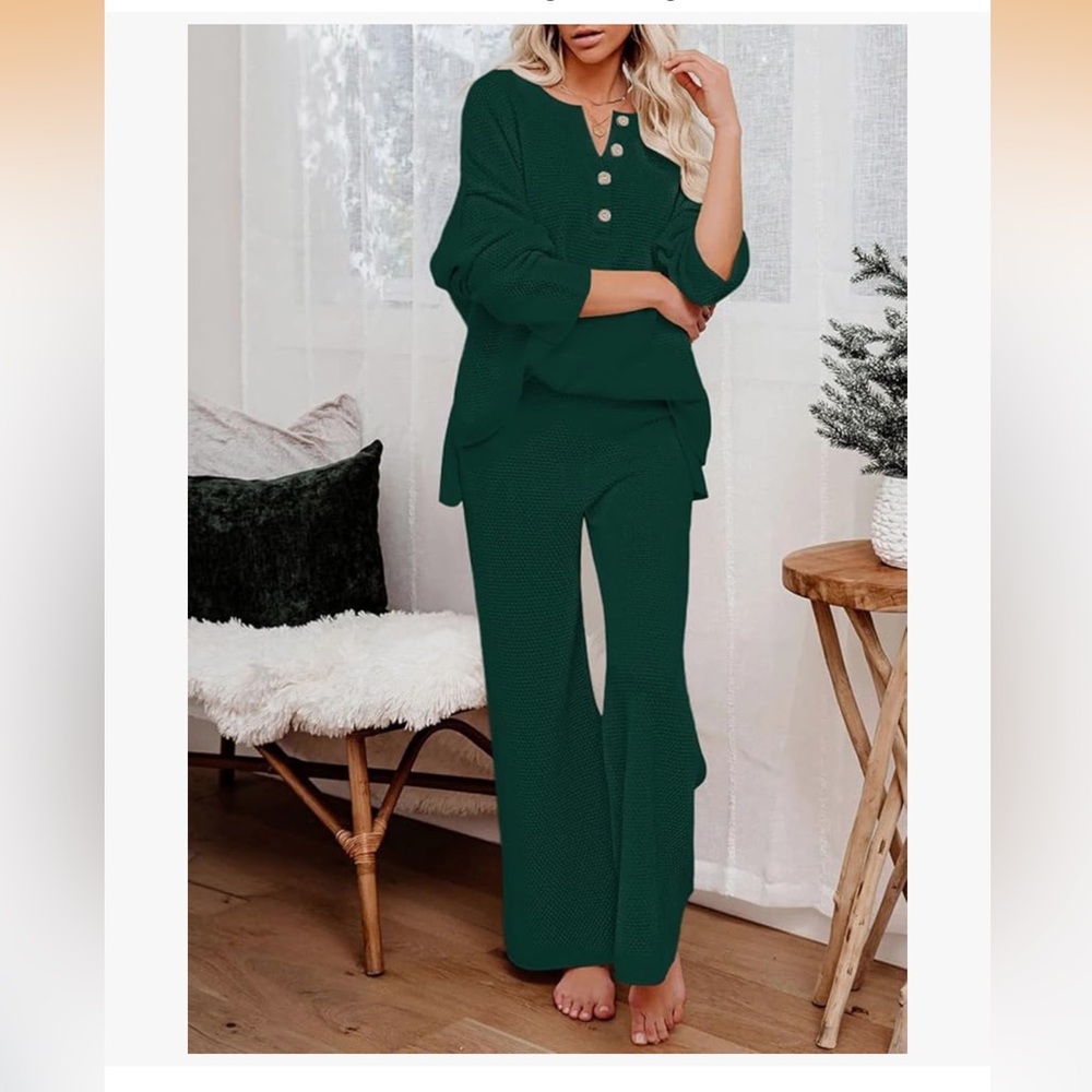 NWOT PINK QUEEN 2 pc Lounge Set. Size Large